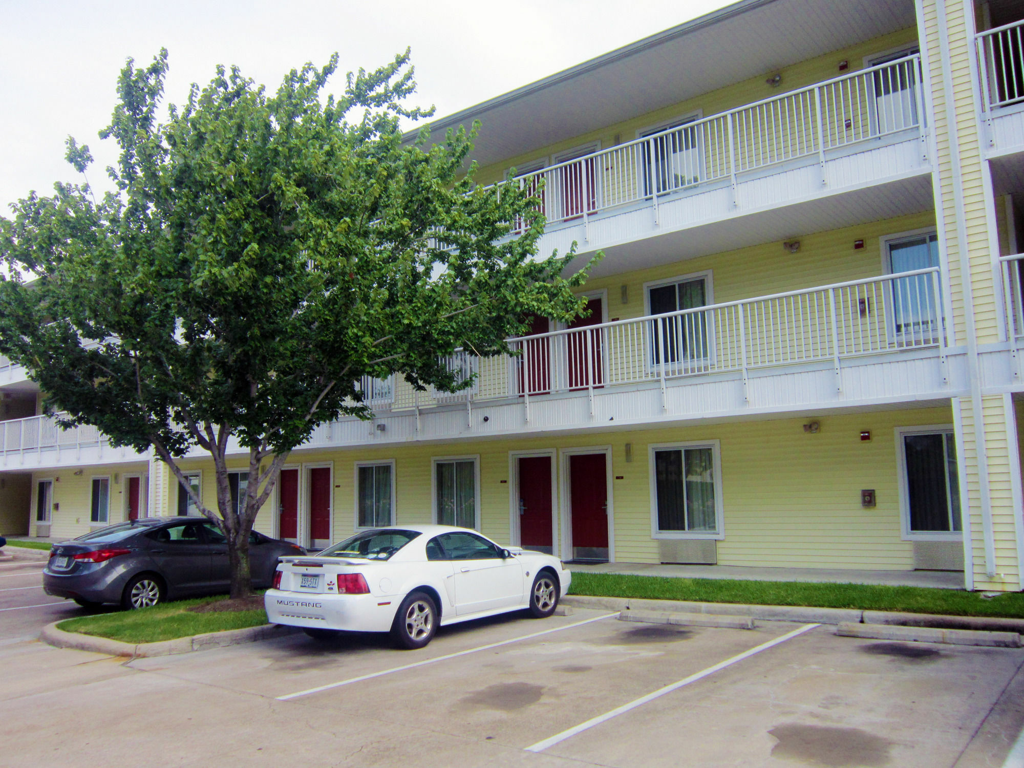 Hometowne Studios By Red Roof Houston - Northwest Dış mekan fotoğraf